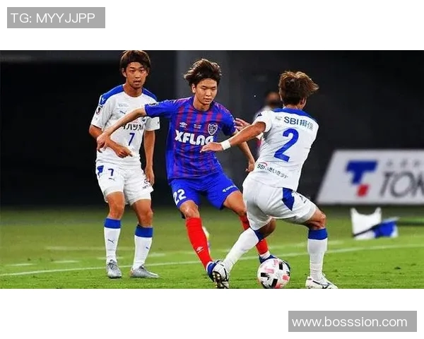 山形山神与冈山绿之战激烈对决展现足球魅力与团队精神