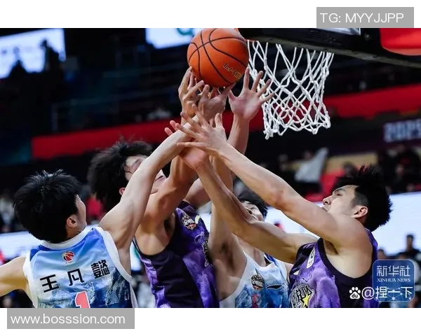 扎克拉文在NBA的崛起与挑战：从天赋少年到全明星球员的奋斗历程